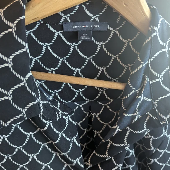 Rope Patterned Women's Top - Picture 3 of 8